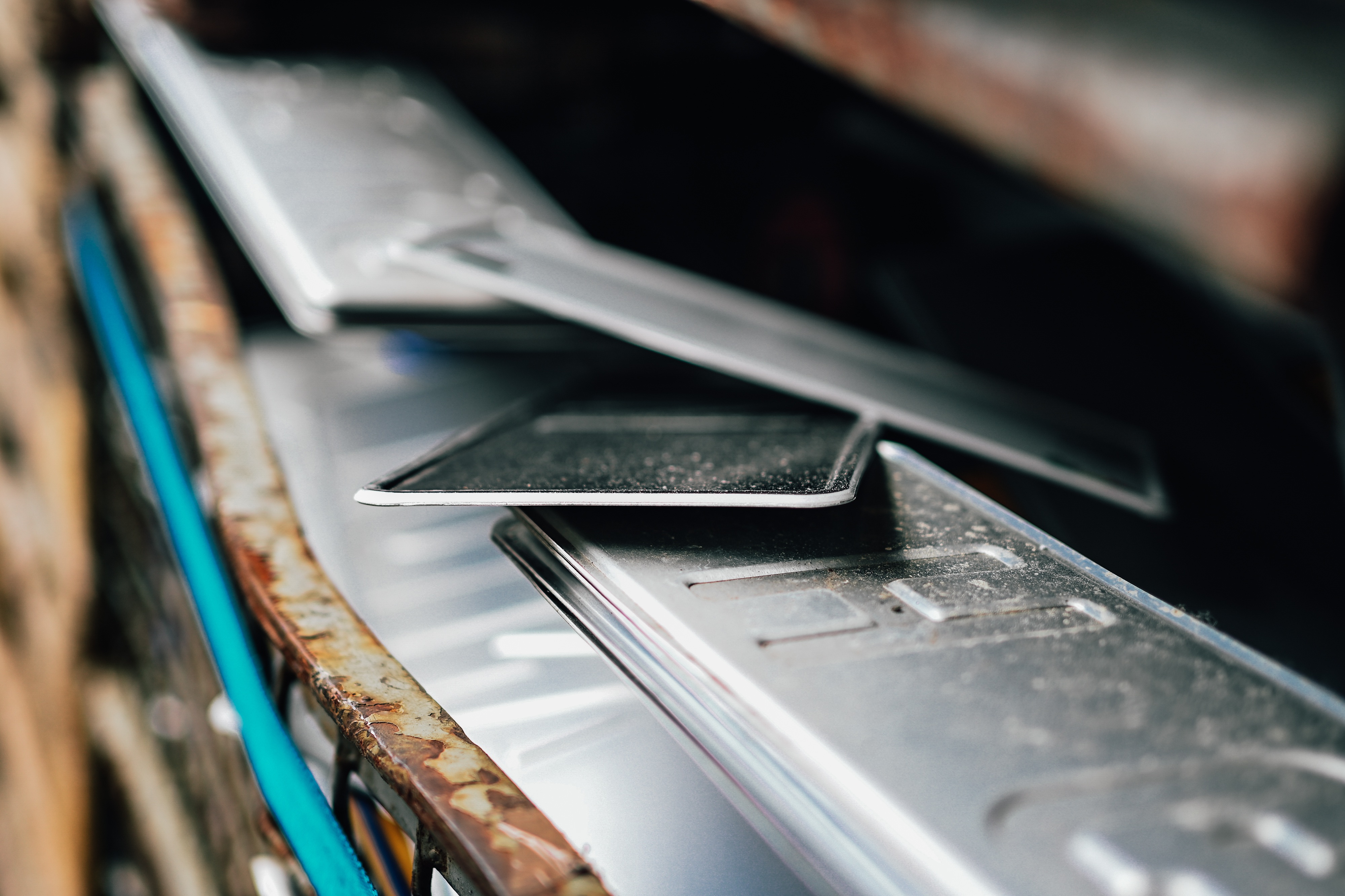 アルミニウム 4年ぶり高値　イランの空爆で供給網に深刻な打撃